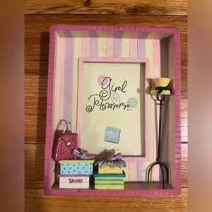 EXCELLENT CONDITION RUSS NOVELTY FRAME FOR GIRLS